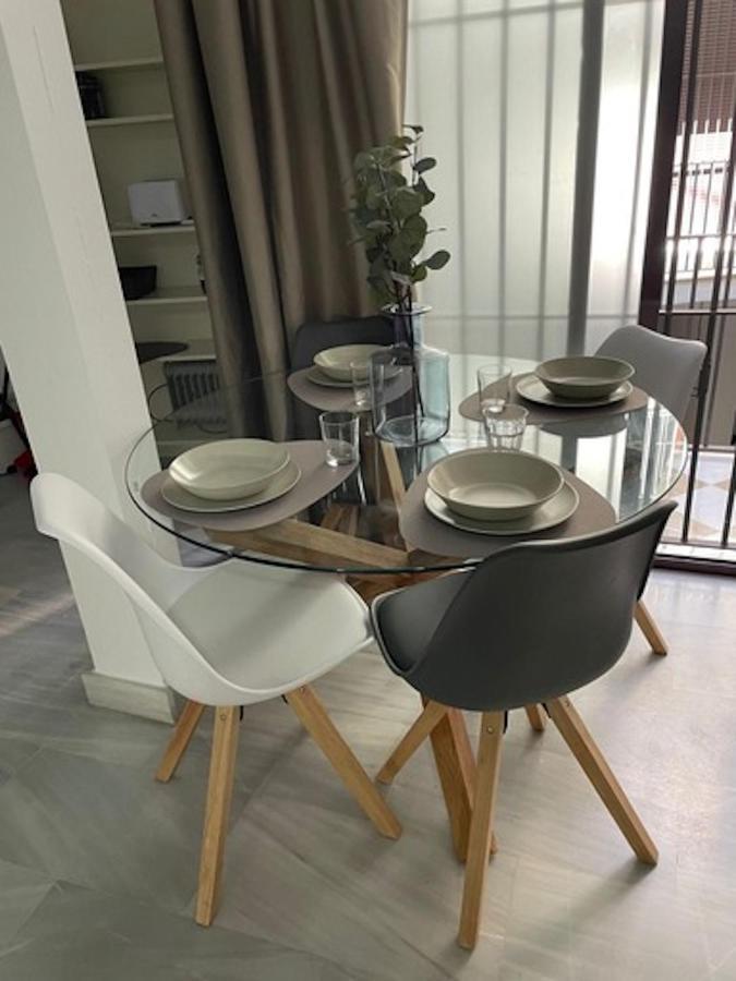 Holidays2Malaga Jinetes Junto Casco Historico & Parking Apartman Kültér fotó